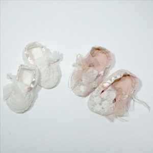 100% Cotton embroidered lace vintage shoes